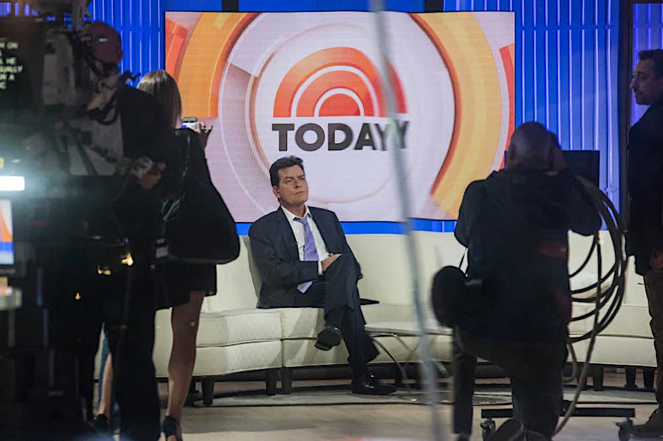 Charlie Sheen im US-Fernsehen: Er sehe sich zu diesem Schritt gezwungen, weil er erpresst worden sei, sagte der Schauspieler.