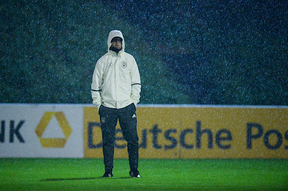 „Gibt es denn nicht Wichtigeres als den Fußball?“: Joachim Löw.
