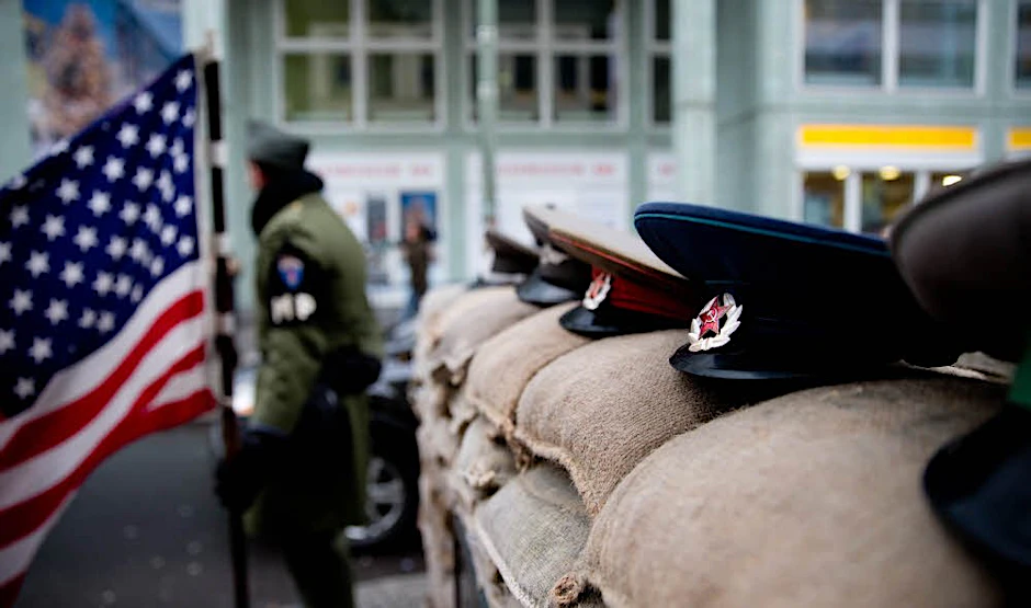 Heute ist der Checkpoint Charlie vor allem bei Touristen beliebt.