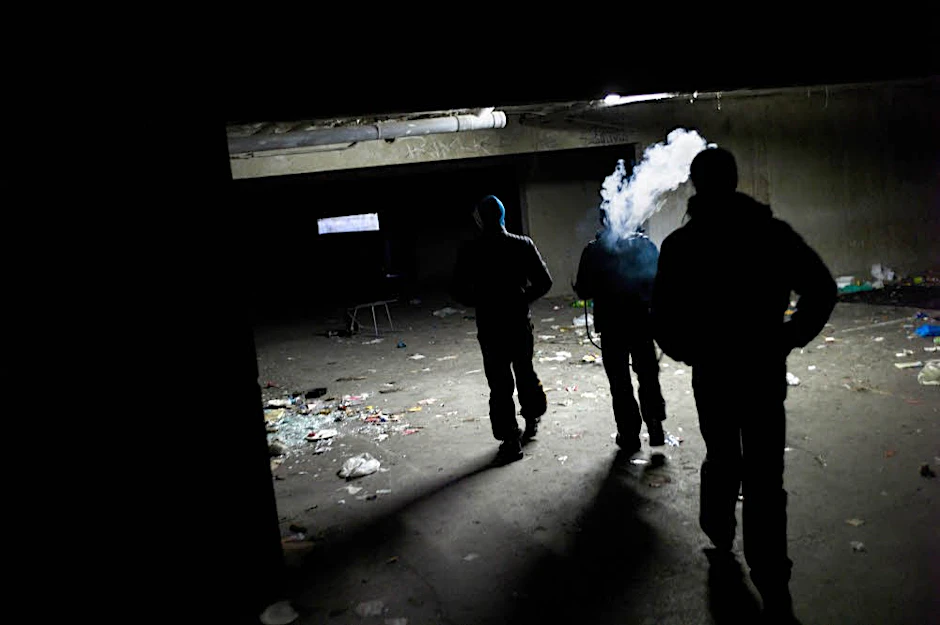 Am Rande der Großstadt, die Jugendlichen in den Pariser Banlieues finden keinen Platz in der französischen Gesellschaft.