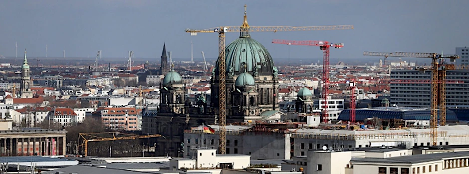 Nicht nur rund um das Berliner Stadtsschloss ragen Kräne in die Höhe.
