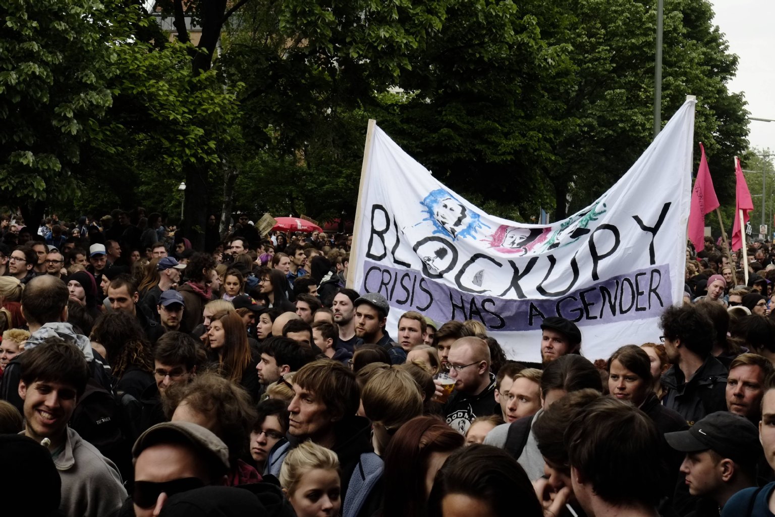 Demonstration Zum Tag Der Arbeit: Polizei Befürchtet Krawalle Vor ...