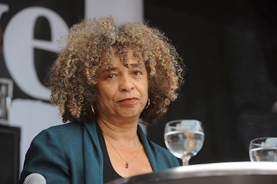 Der Bürgerrechtlerin Angela Davis wurde der Eintritt in die Gerhart-Hauptmann-Schule in der Ohlauer Straße in Kreuzberg verweigert. (Archivbild)