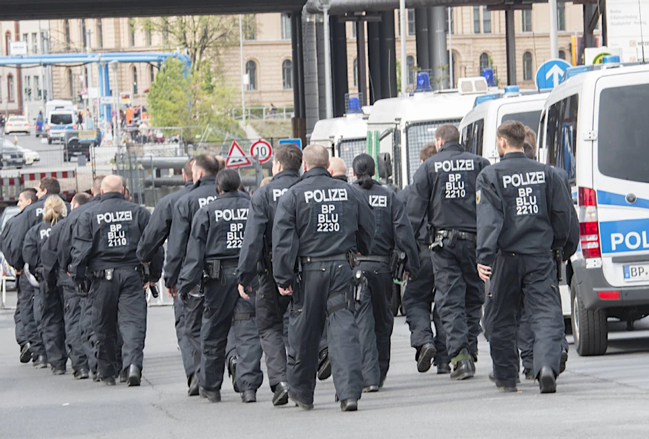 Die Berliner Polizei twittert am Wochenende 24 Stunden lang.