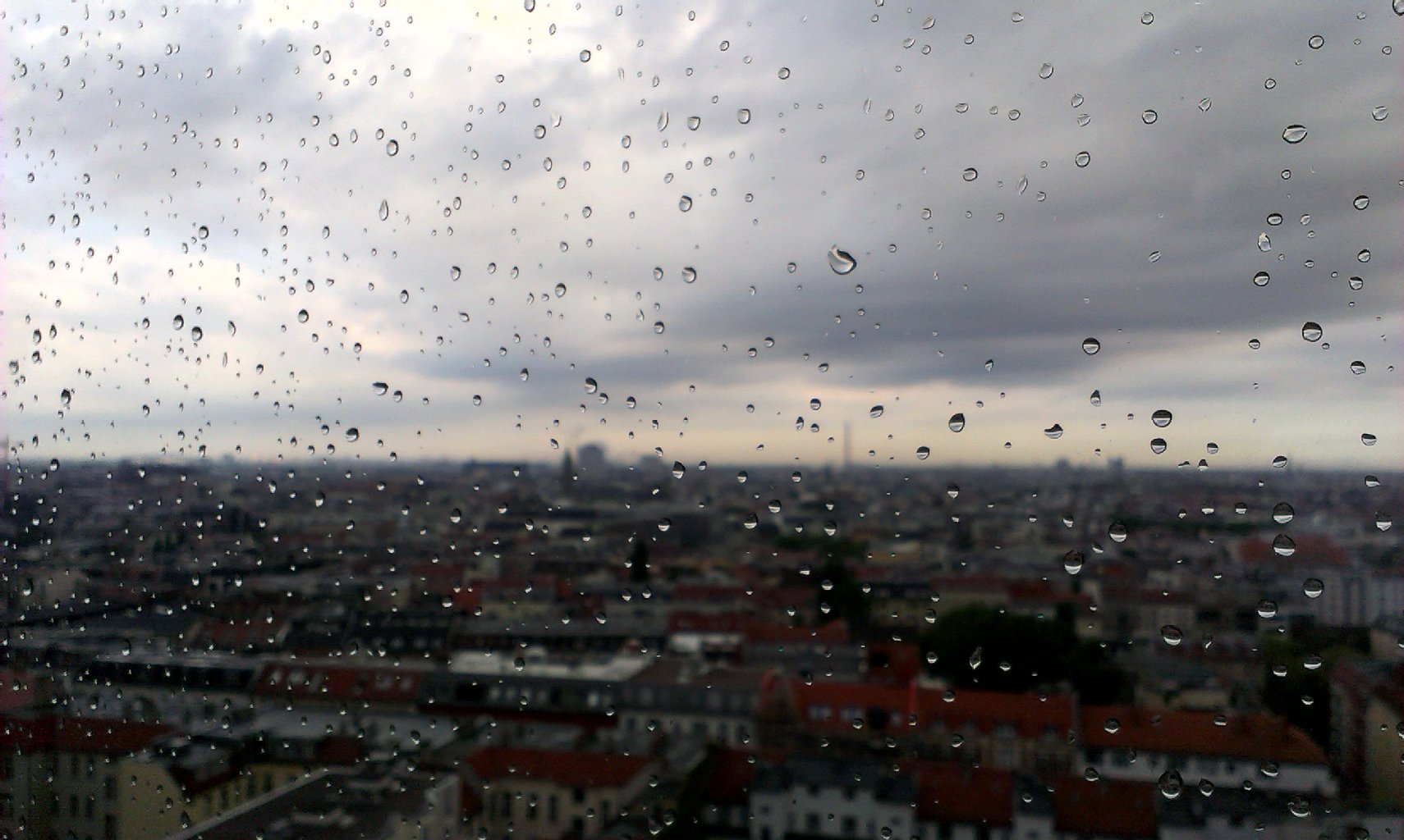 Das Wetter Am Wochenende In Berlin: Regentropfen Und Viel Sonne Am Sonntag