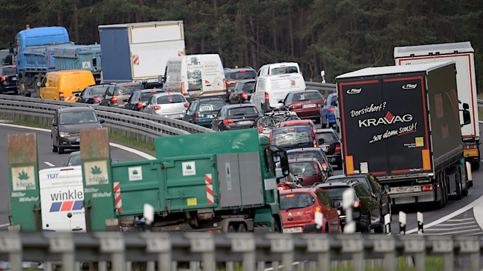 Stau auf der L40 nahe Potsdam.