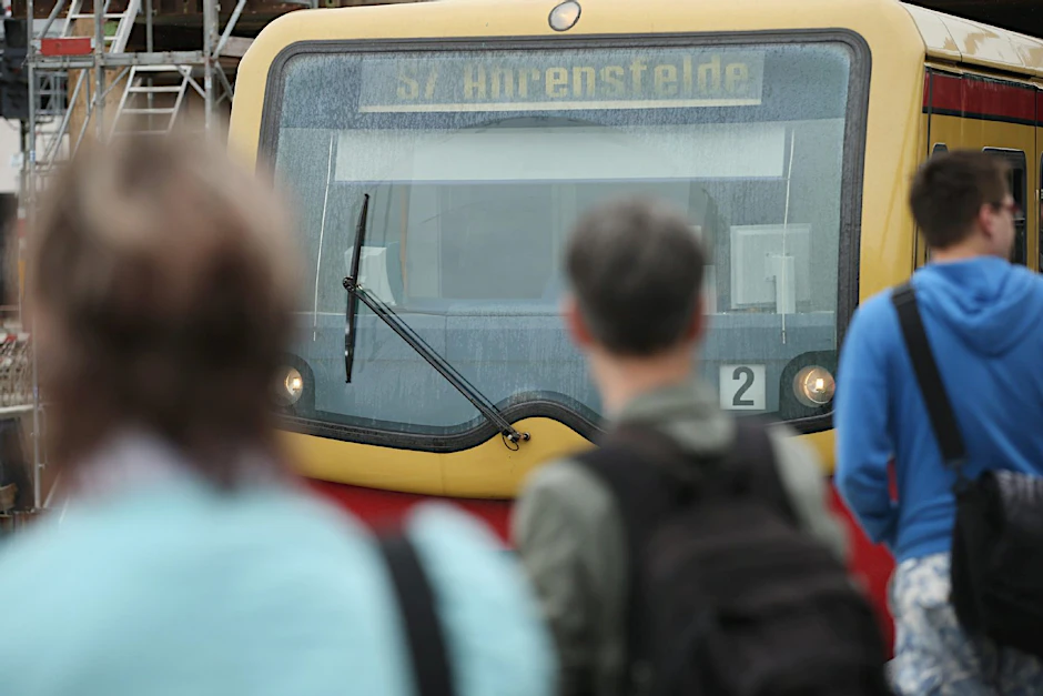 Fahrgäste der Deutschen Bahn müssen sich auch am Sonnabend auf Einschränkungen einstellen.