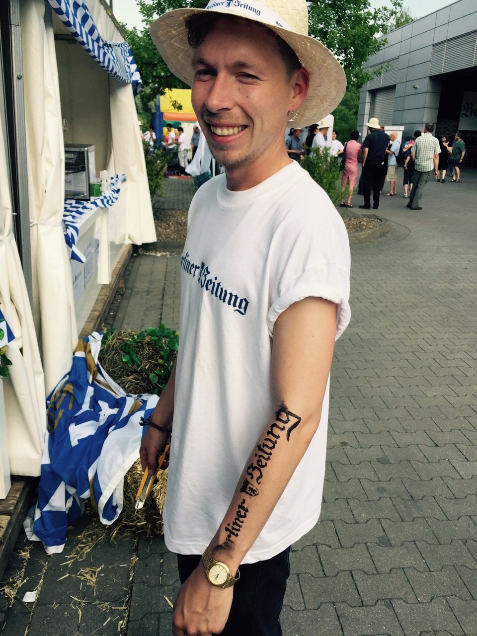 ...so hat sich ein Leser den Arm verschönert.