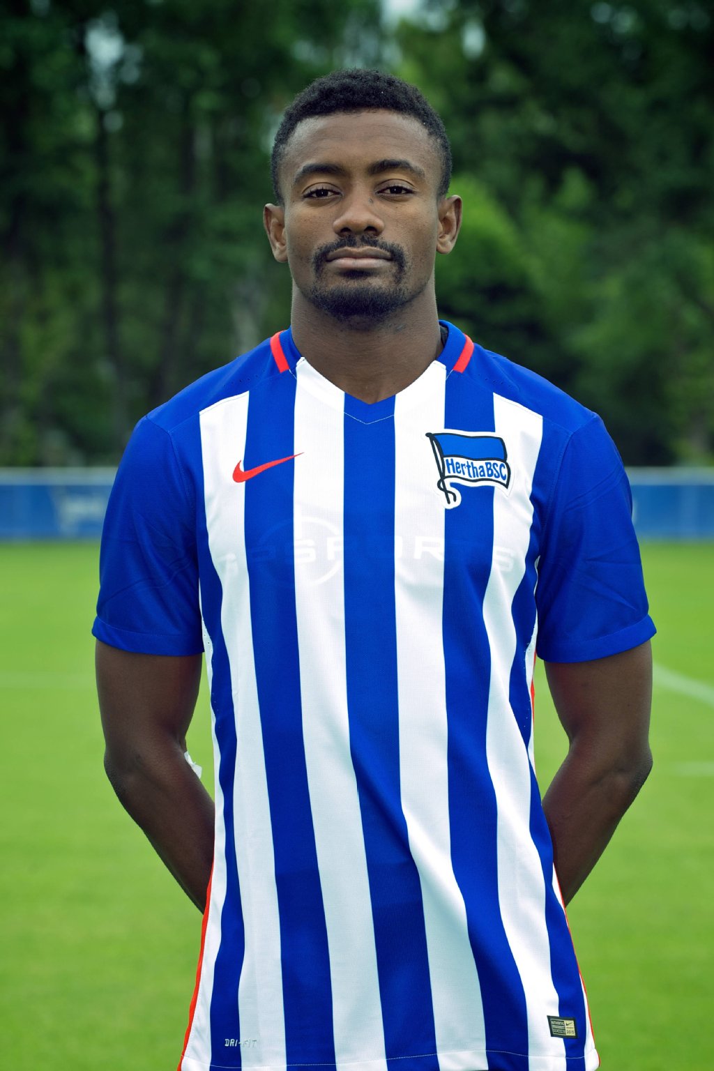 Salomon Kalou, Stürmer: Zeigte, dass man bei gutem Wetter durchaus Lust haben darf, Fußball zu spielen. Zeigte in seiner besten Aktion, dass Fußballlust auch mal zu einem Tor führen kann. Legte sich den Ball von links auf rechts, jubelte dann in alle Richtungen. In seiner zweitbesten Aktion passte er mit der Hacke auf Darida, der wiederum in seiner schlechtesten Aktion freistehend nur die Werbebande traf.