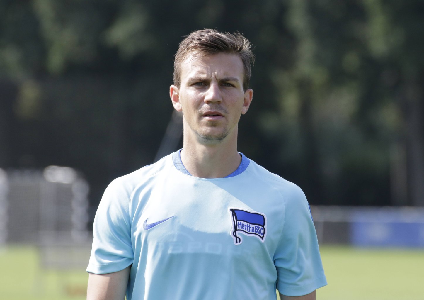 Vladimir Darida, Mittelfeld: Durfte nach seinem Tor gegen Frankfurt die erste Seite des schmalen Stadionheftchens schmücken: den Mund weit aufgerissen, die Unterarmmuskel zum Bersten gespannt. Verpasste kurz nach der Halbzeit die Gelegenheit, demnächst wieder als Posterboy in Druck zu gehen. Schoss nicht das 2:0, schoss rechts vorbei.