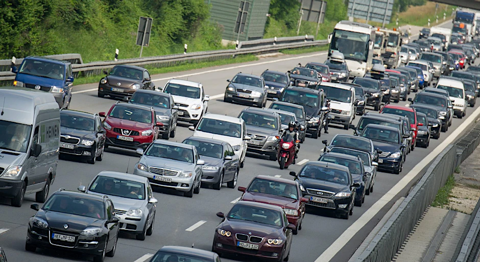 Es wird voll auf Deutschlands Autobahnen.