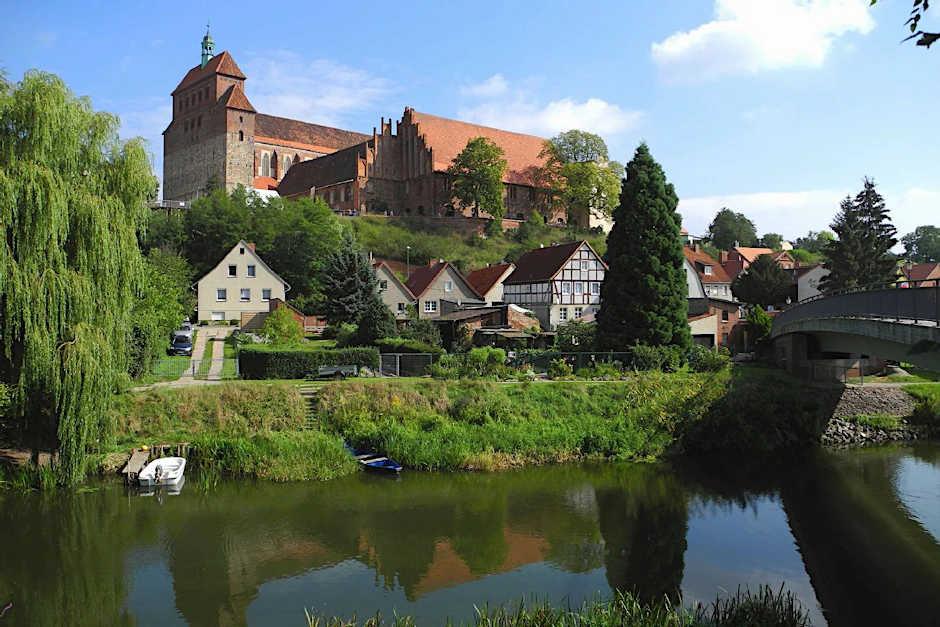 Der Dom ist das Wahrzeichen von Havelberg.