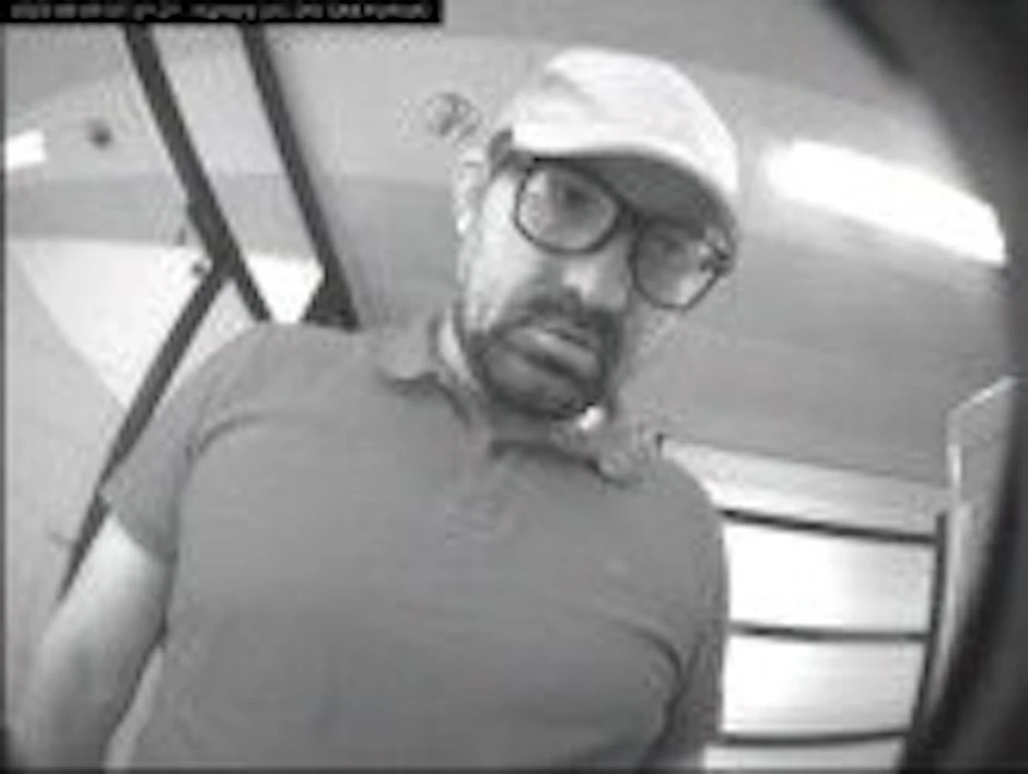 Die Polizei Berlin sucht nach diesem Mann.