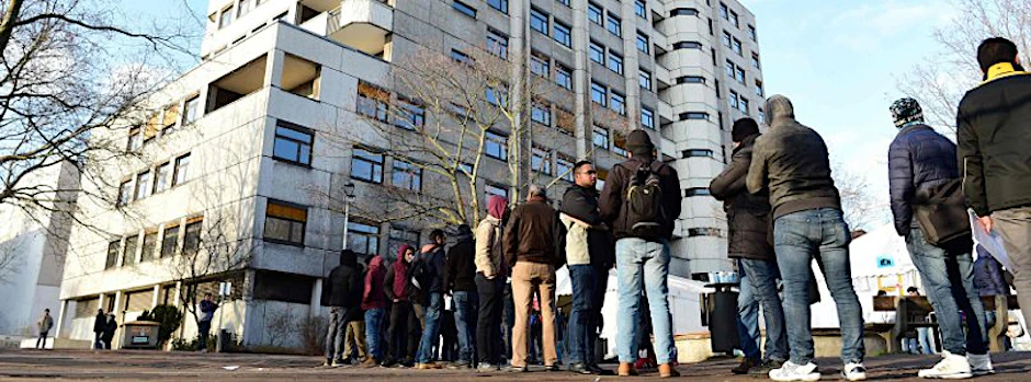 Warteschlange vor dem Lageso Berlin.