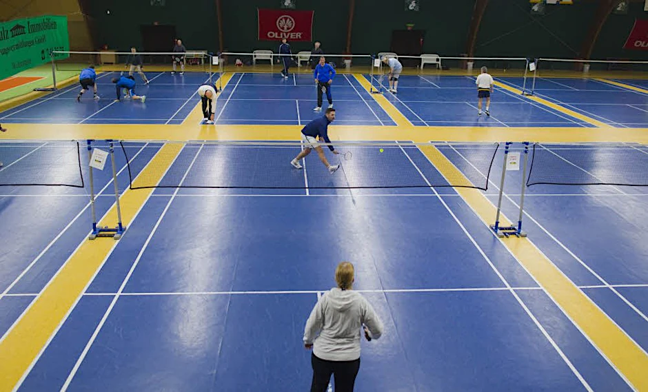 Die große Halle im Preußenpark bietet unter anderem Platz für zehn Badmintoncourts.