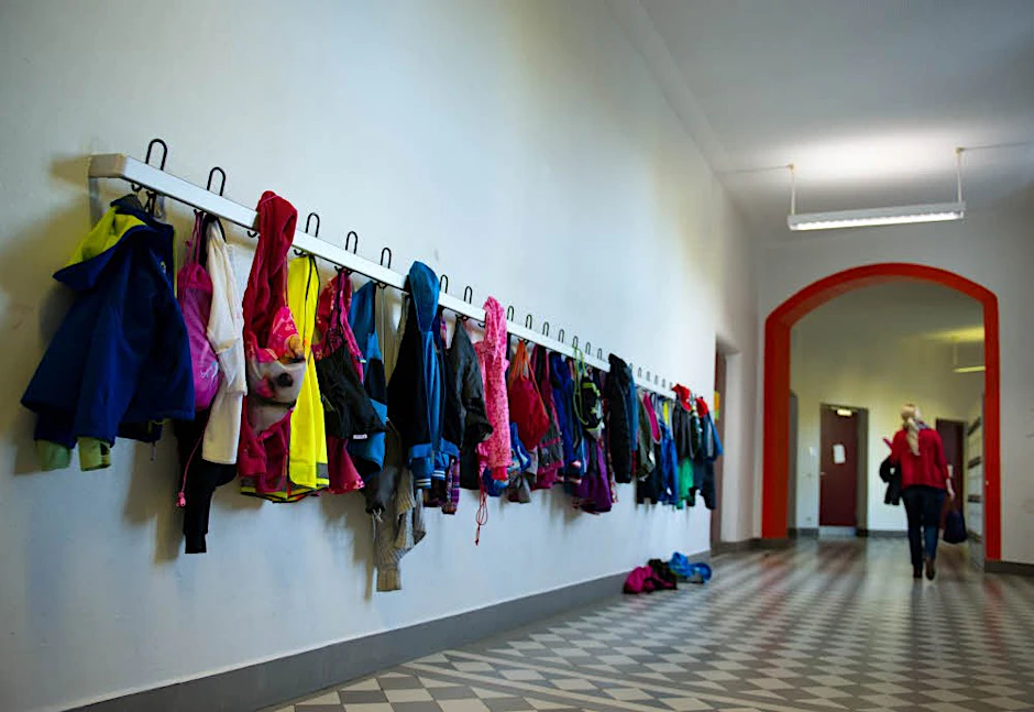 Erst Lernen in der Klasse, dann Hausaufgaben, Spiele, Projekte, Ausflüge im Hort – künftig ohne Betreuungsgebühren?