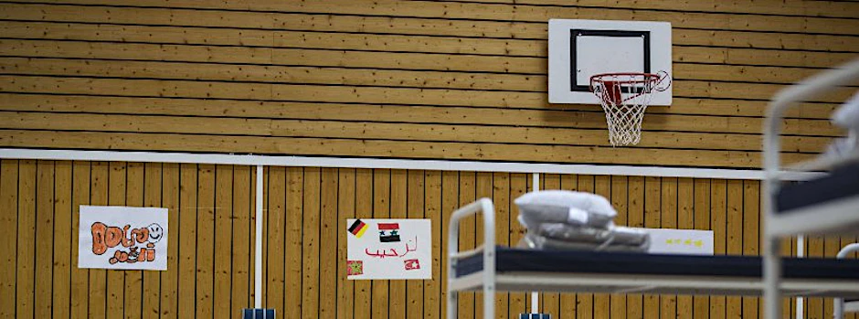 Berliner Bürgermeisten wollen die Sporthallen, die derzeit als Flüchtlingsunterkünfte genutzt werden, wieder freigeben.