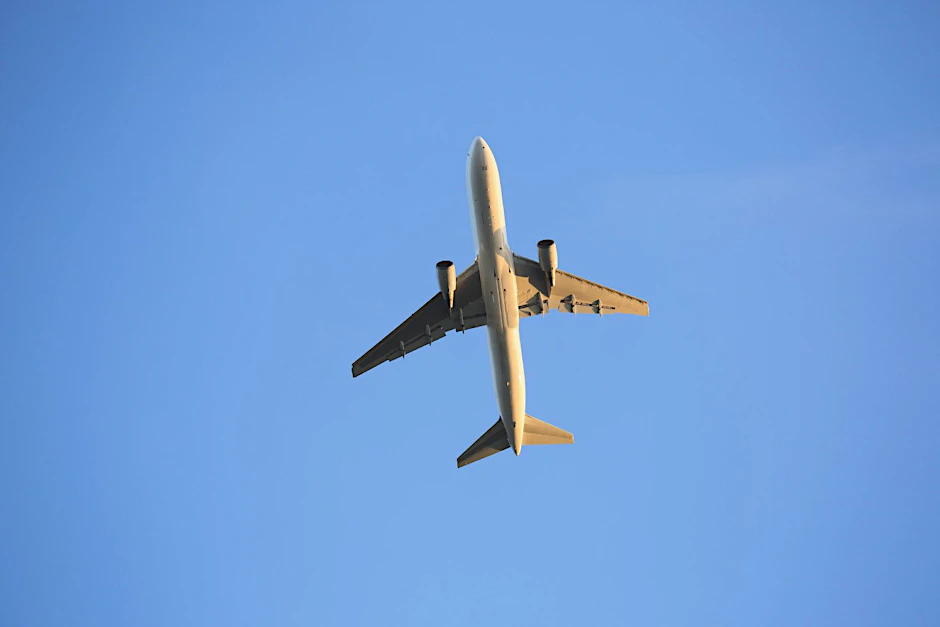 Gefahr in der Einflugschneise: Flugzeuge, von denen sich Eisbrocken lösen. (Symbolbild)