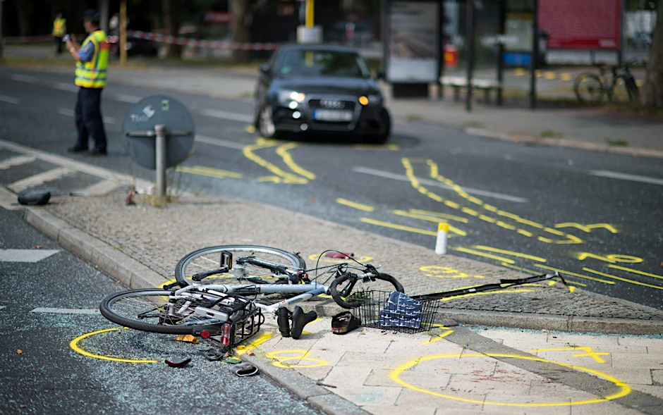 Schwerer Verkehrsunfall im August 2015: Häufig sind Radfahrer unter den Opfern.
