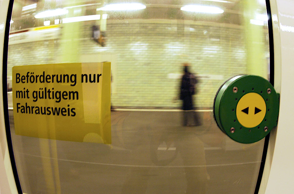 Wer in Berlin U-Bahn fahren möchte, braucht ein Ticket.