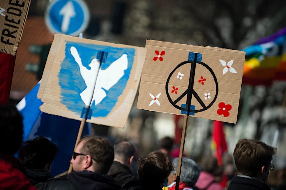 1600 Menschen beteiligten sich 2016 an der Friedensdemo in Berlin.