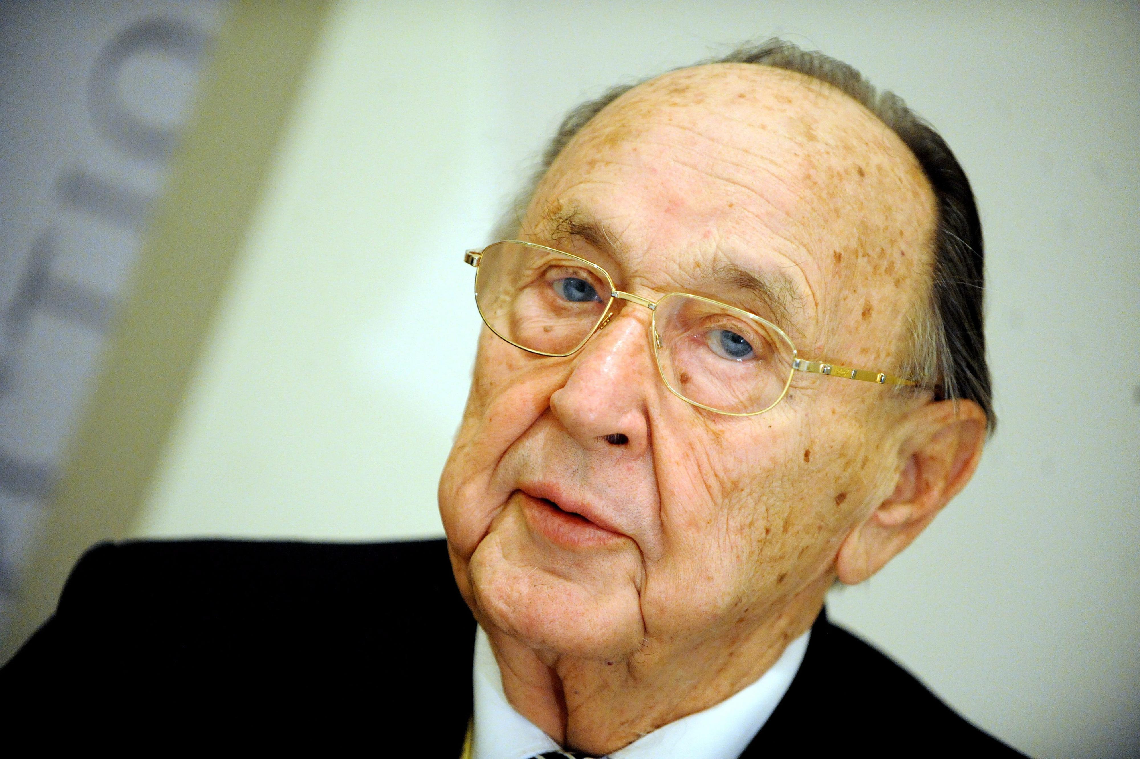 der-gro-e-taktiker-hans-dietrich-genscher-ist-tot