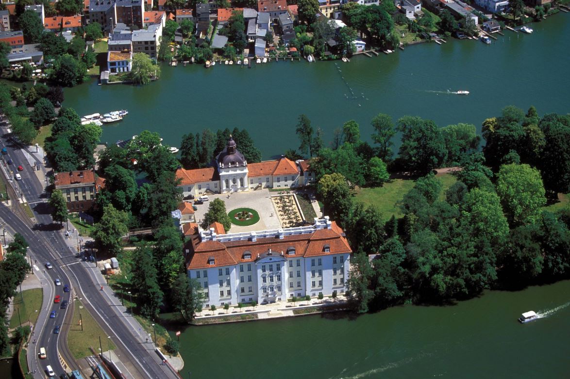 Die Schlossinsel an der Dahme in Berlin-Köpenick.