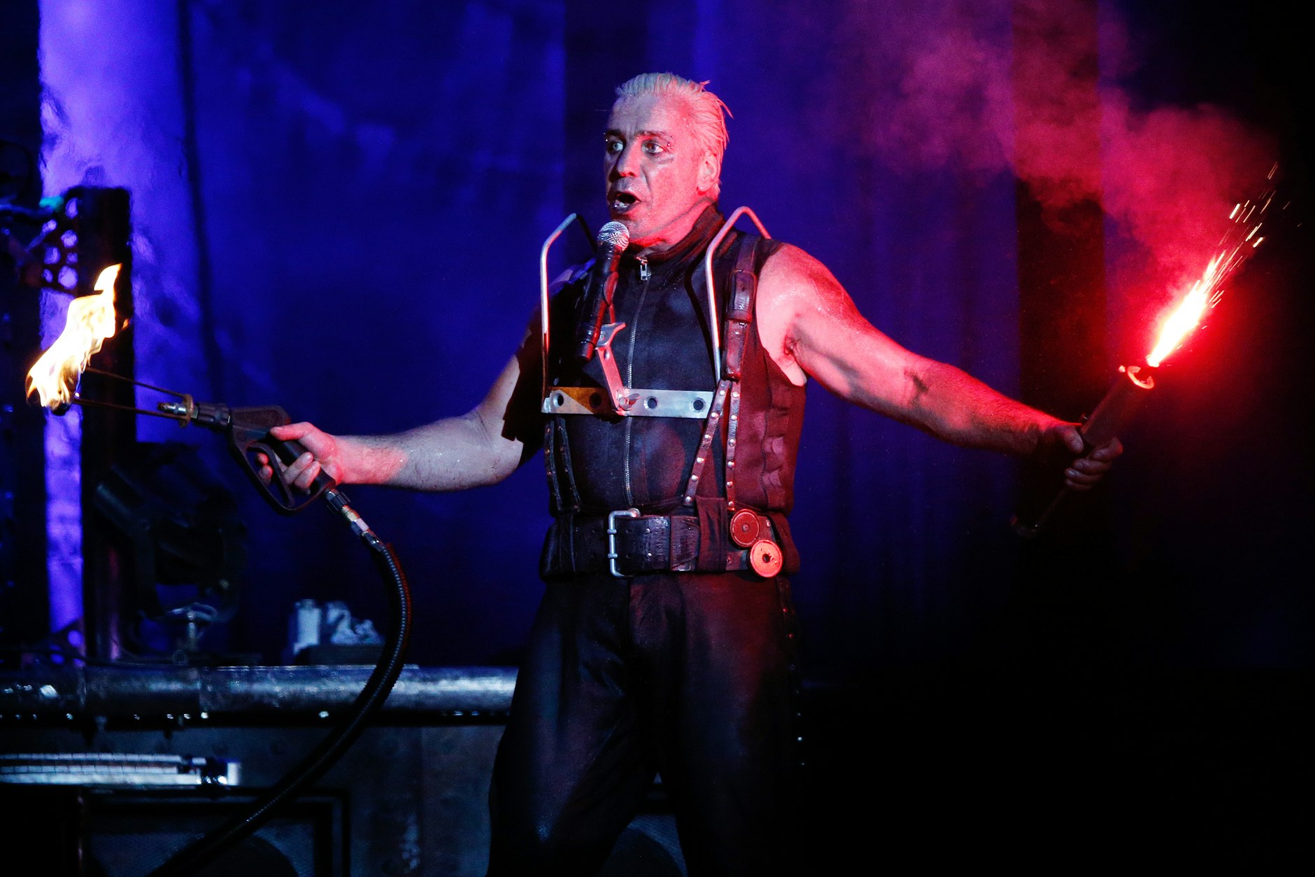 Feuer und Flamme: Rammstein-Fanclub-Mitglieder sollten am Montag schon an Tickets für die Tour 2024 kommen. Der offizielle Verkauf startet erst am Mittwoch.