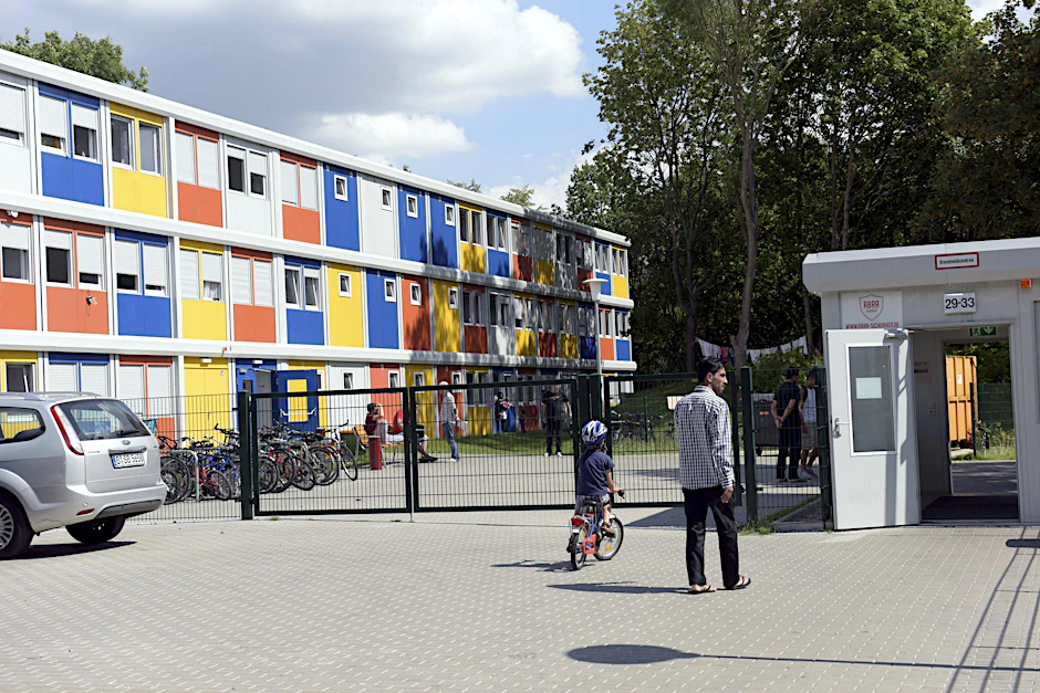 Eine Flüchtlingsunterkunft in Berlin-Pankow. Wir geben Ihnen einen Überblick darüber, was die Parteien in Sachen Integration vorhaben.