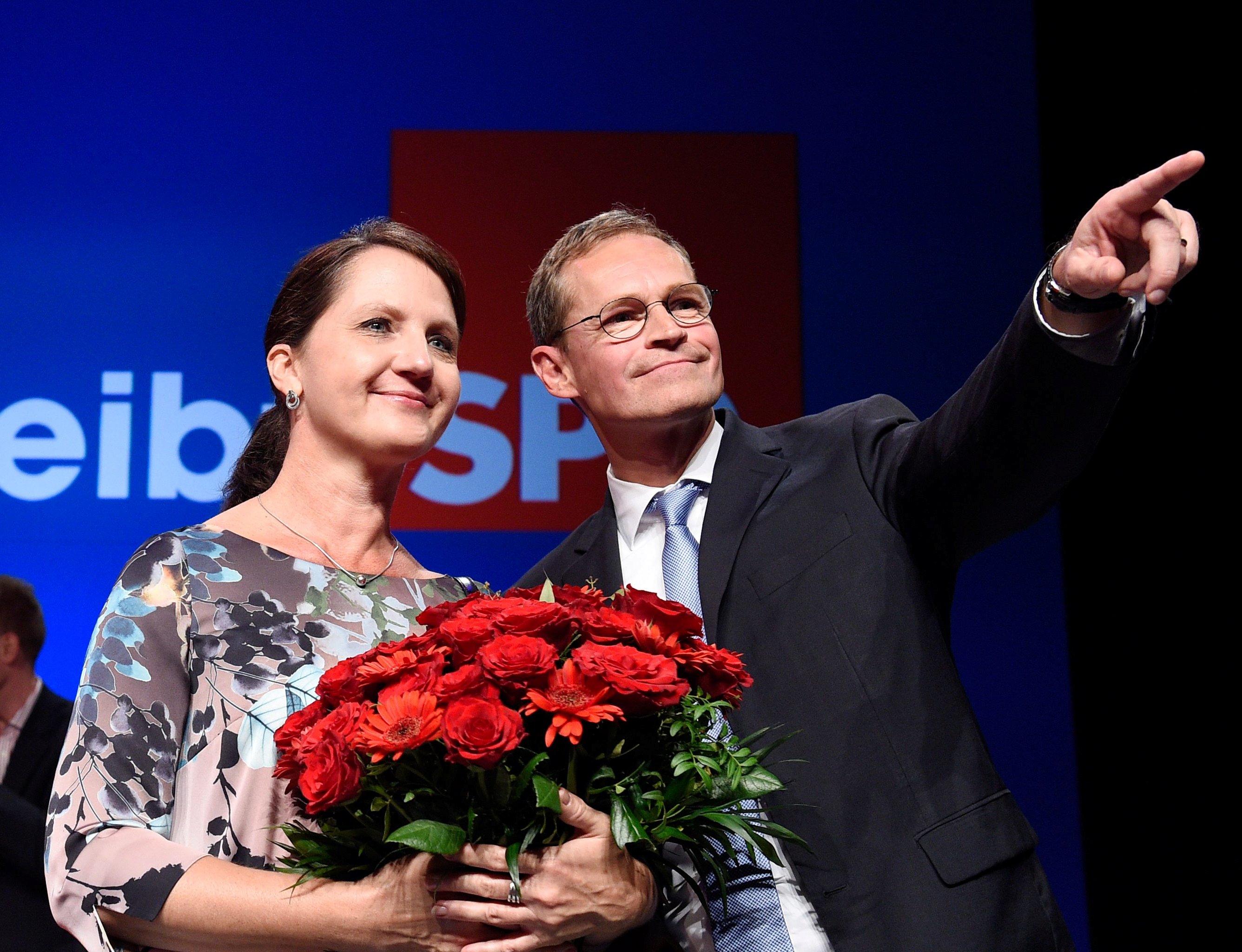 Er kann bleiben: Die SPD hat die Abgeordnetenhauswahl in Berlin trotz deutlicher Verluste gewonnen. Der Regierende Bürgermeister Michael Müller muss sich aber einen neuen Koalitionspartner suchen.