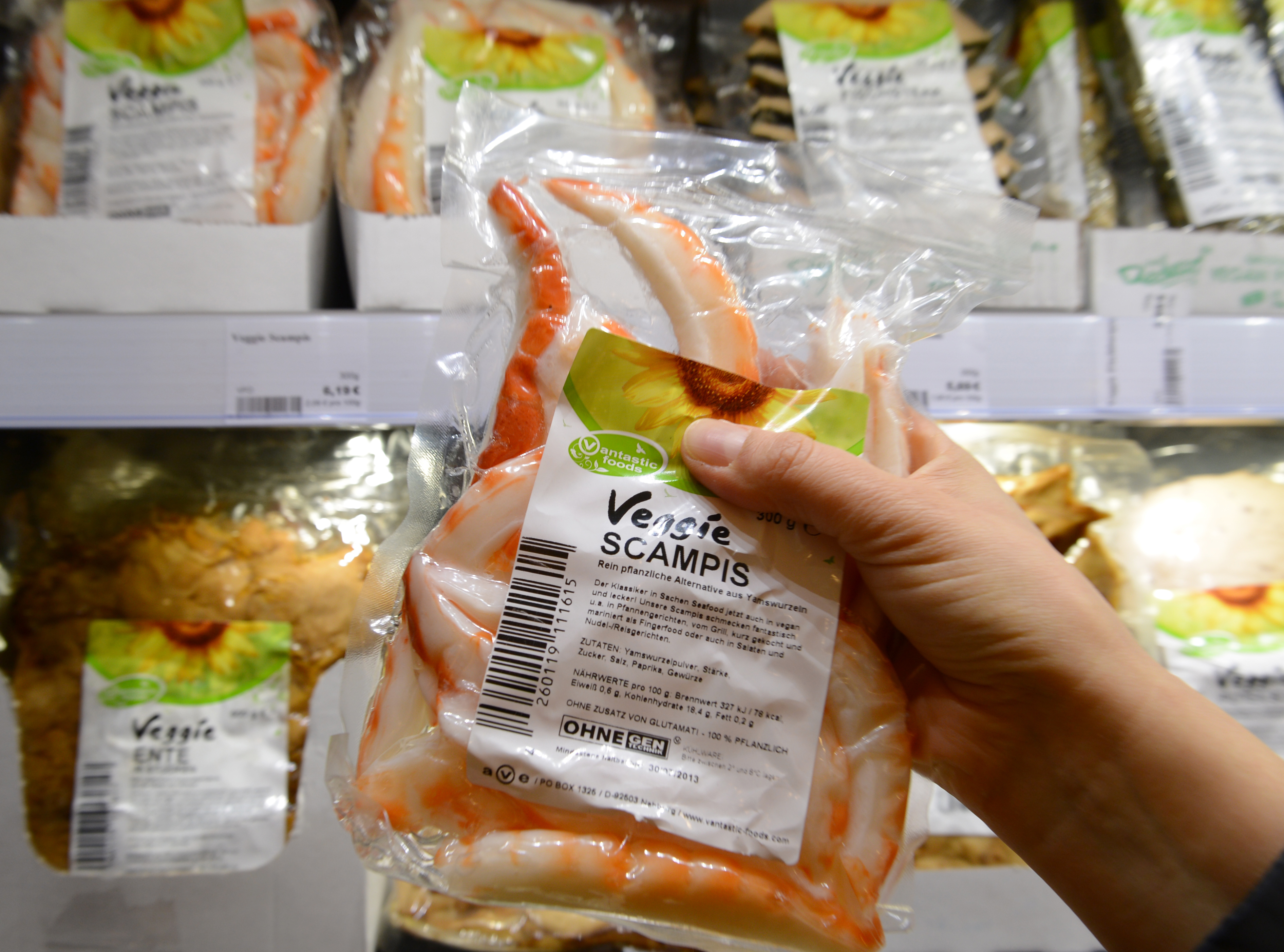 Auch vegane Scampis gibt es bei Veganz.