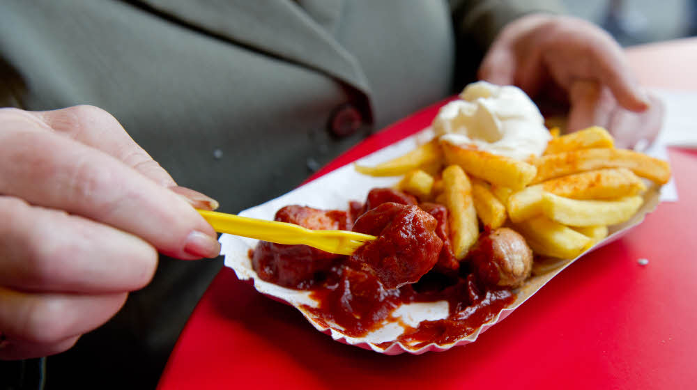 Auch Currywurst gibt es beim Bürgerfest.