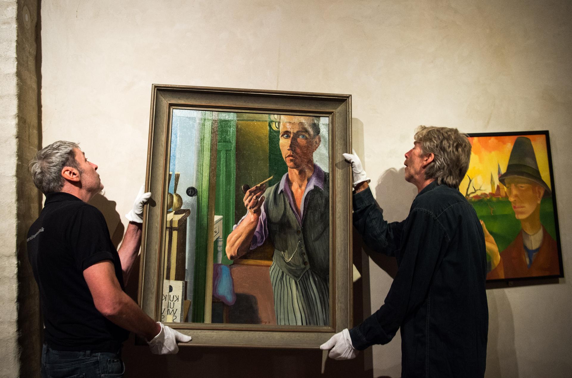 Unter anderem ist das Bild "Selbstporträt im Spiegel" von Heinrich Harry Deierling aus dem Jahr 1929 zu sehen.