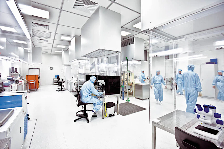 Reinraumproduktion: Die Mikrochips für die Sensoren entstehen an der Wilhelminenhofstraße in Oberschöneweide.