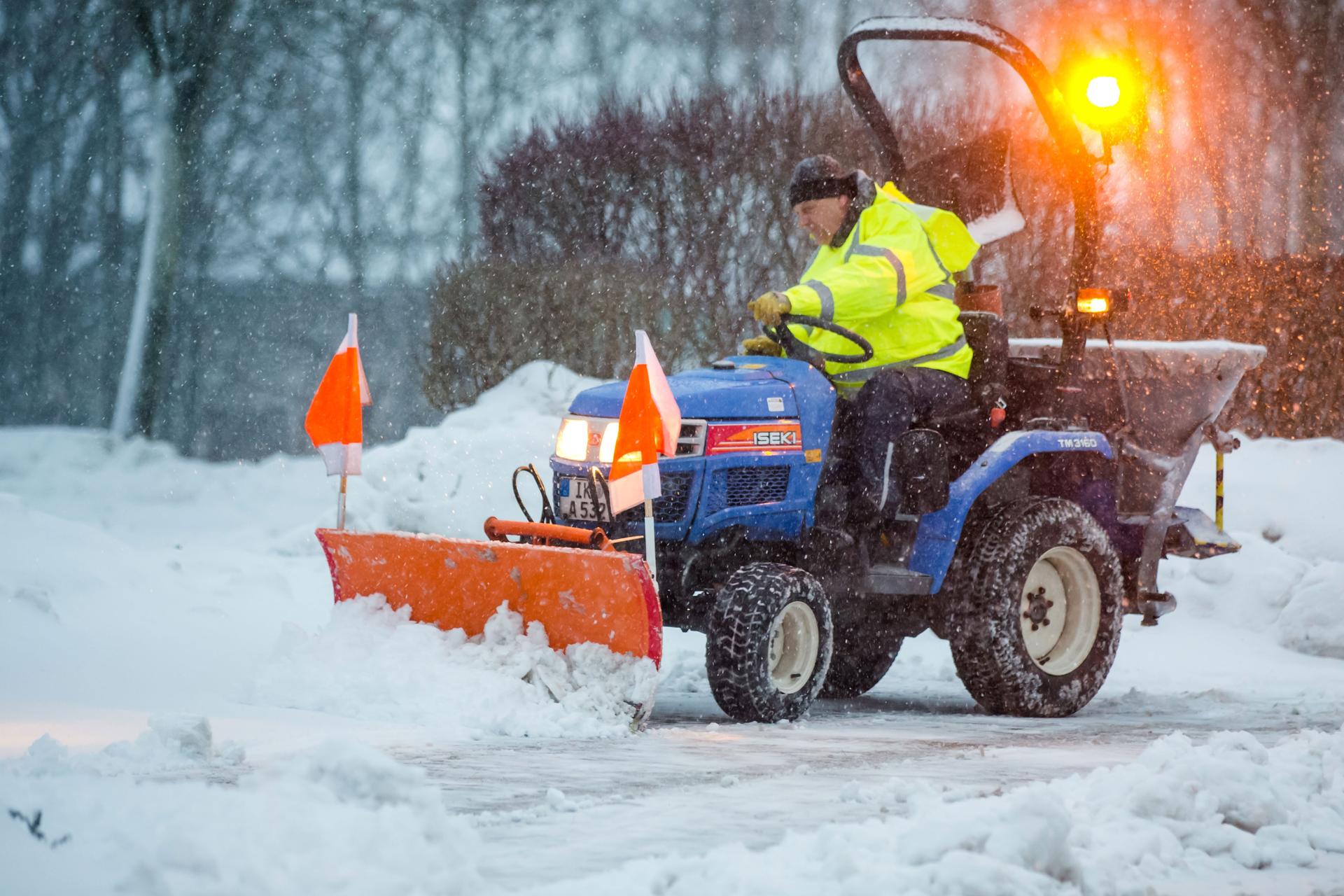 Auch in Ilmenau in Thüringen hat der Winterdienst jede Menge zu tun.