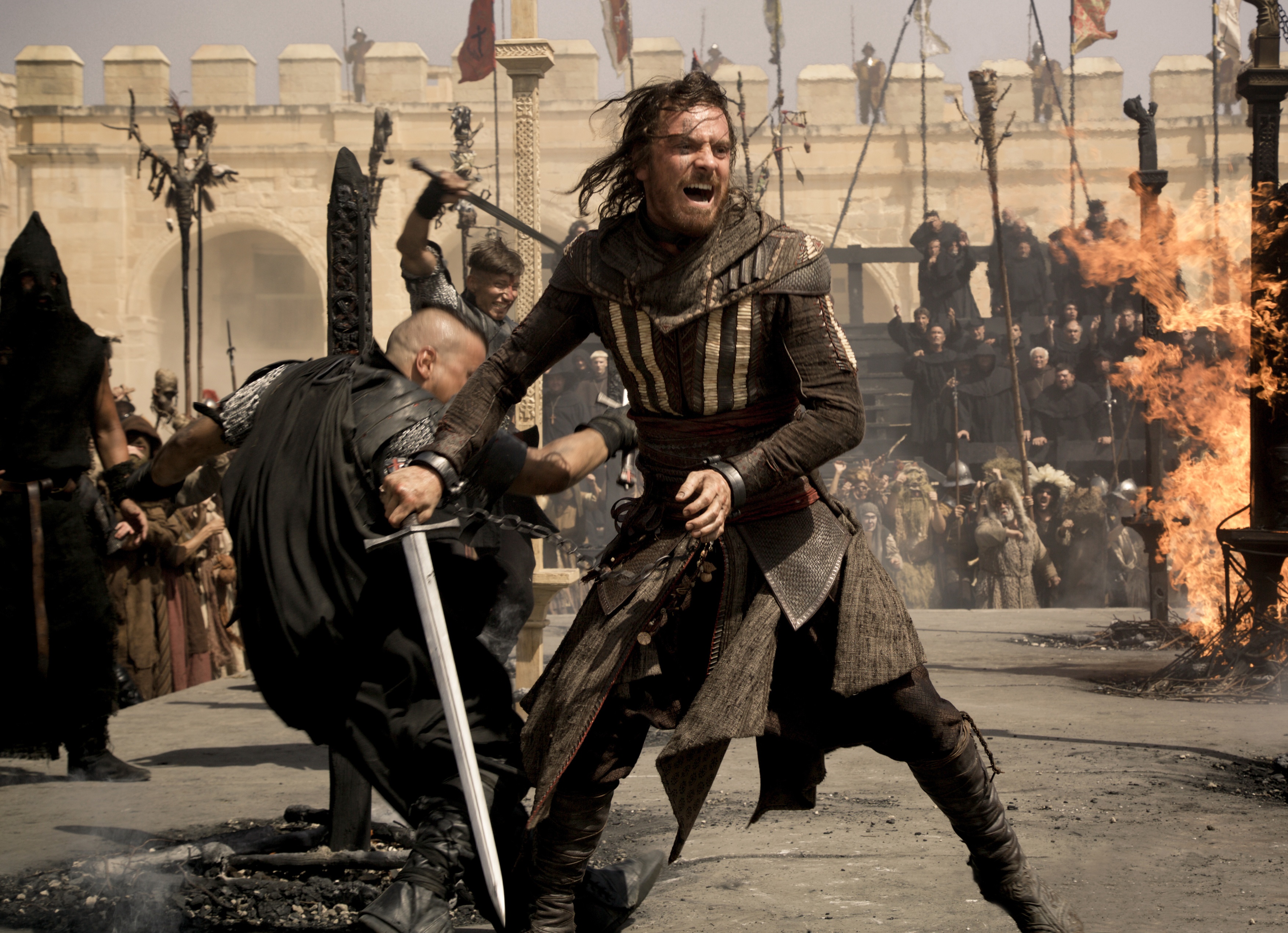 Michael Fassbender ist derzeit in der Hauptrolle der Computerspiel-Adaption „Assassin’s Creed“ zu sehen.