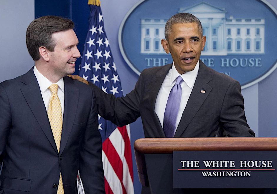 Josh Earnest und Barack Obama