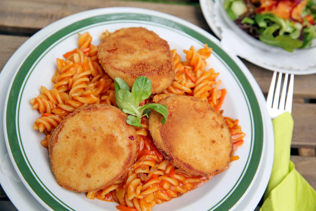 Jägerschnitzel wie in der DDR: Knusprig, deftiges Rezept!