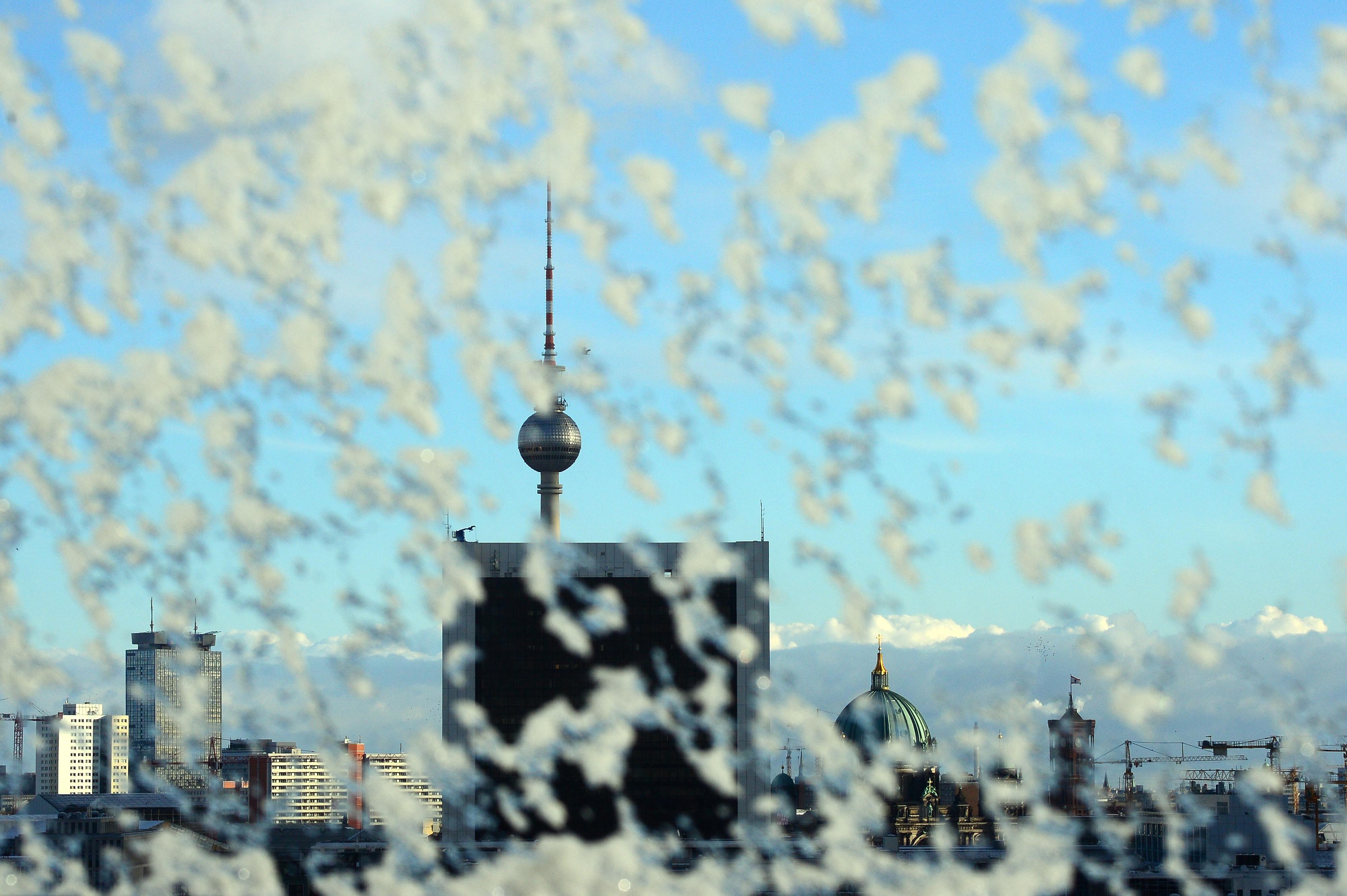 Blick aus der Reichstagskuppel auf den Fernsehturm.