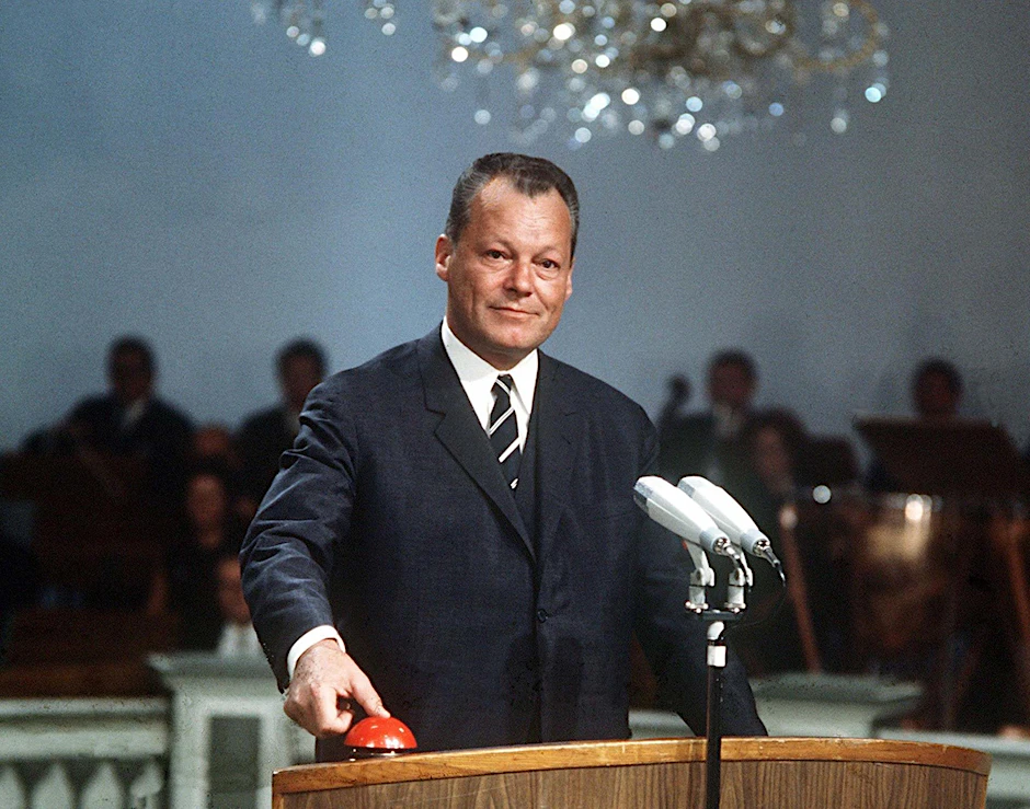 Willy Brandt: Geboren in Lübeck, geflohen nach Norwegen, aufgestiegen in Berlin – berühmt geworden in aller Welt.