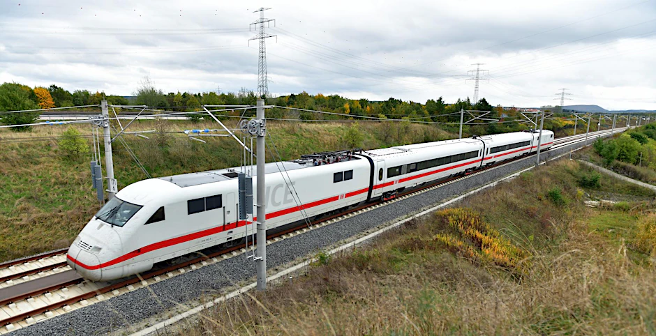 Der ICE Sprinter braucht von Berlin nach München und umgekehrt nur vier Stunden.