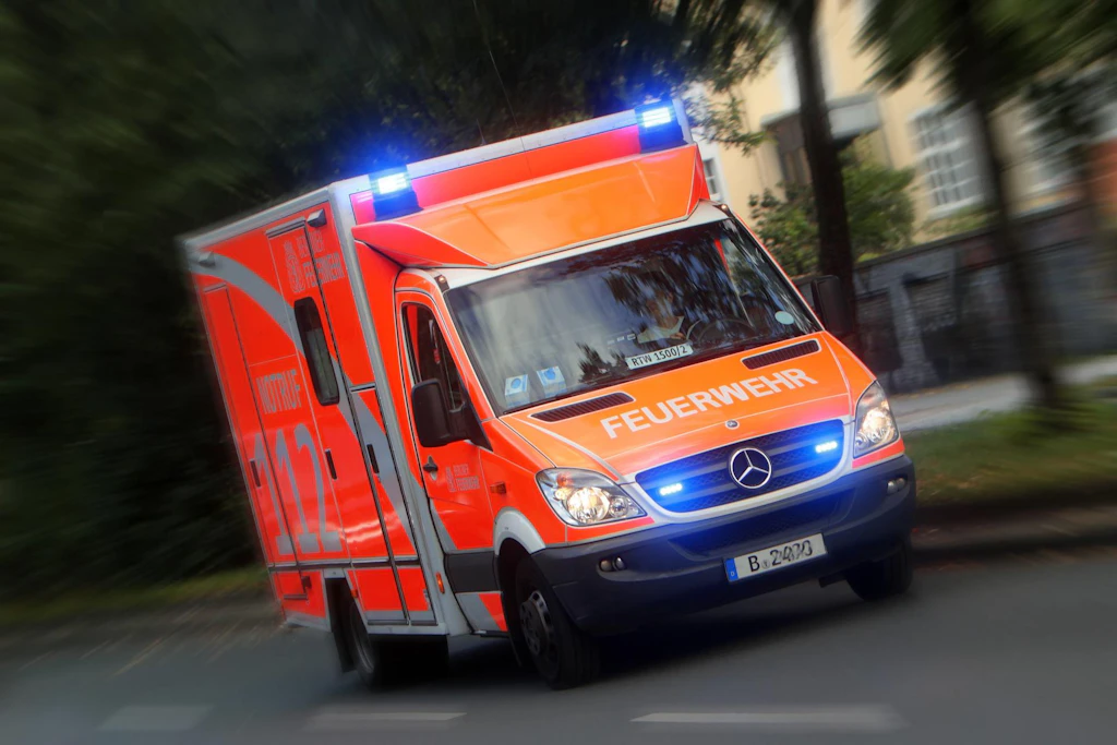 Betrunkener mit Machete greift Mitarbeiter von Telefonanbieter an