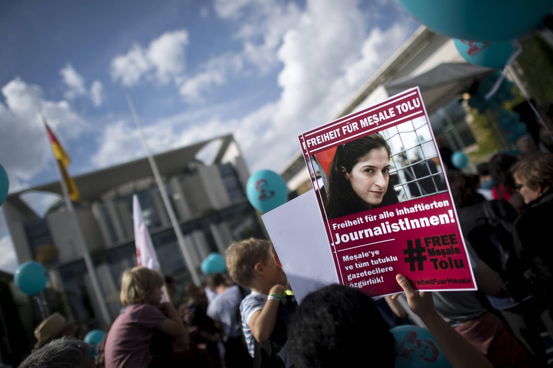Mesale Tolu sitzt seit April hinter Gittern - mit ihrem zweijährigen Sohn.