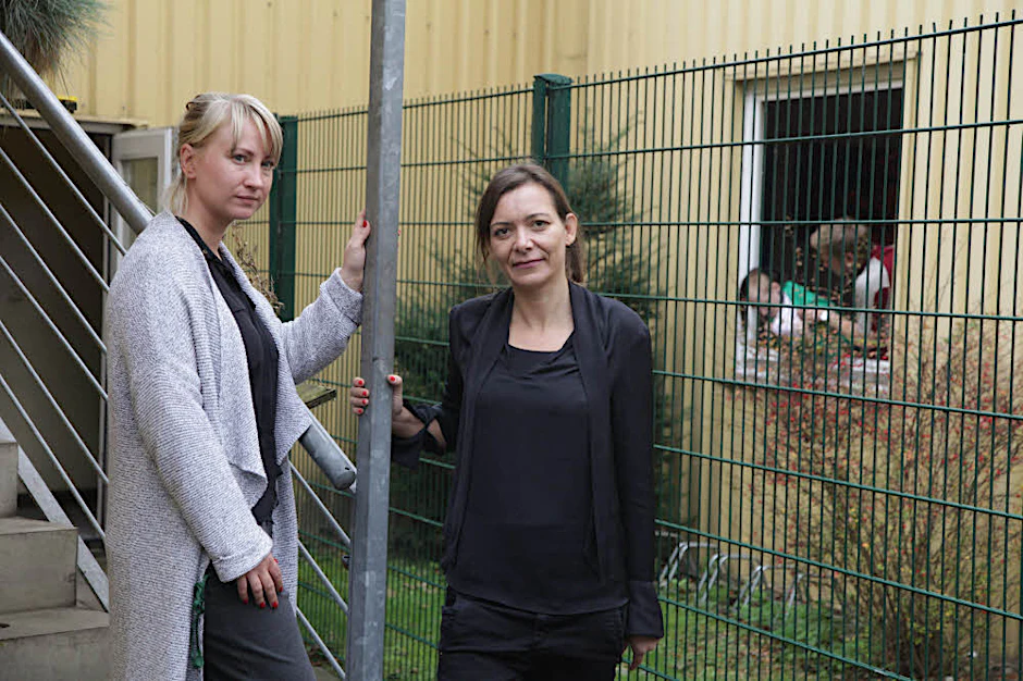 Niemand scheint zuständig: Teamleiterin Franziska Bruch (l.) und Notdienst-Sprecherin Heike Krause suchen seit drei Jahren neue Räume für die Notunterkunft für schwerstabhängige Obdachlose in der Müller-Breslau-Straße. Sie haben bisher nichts gefunden.  