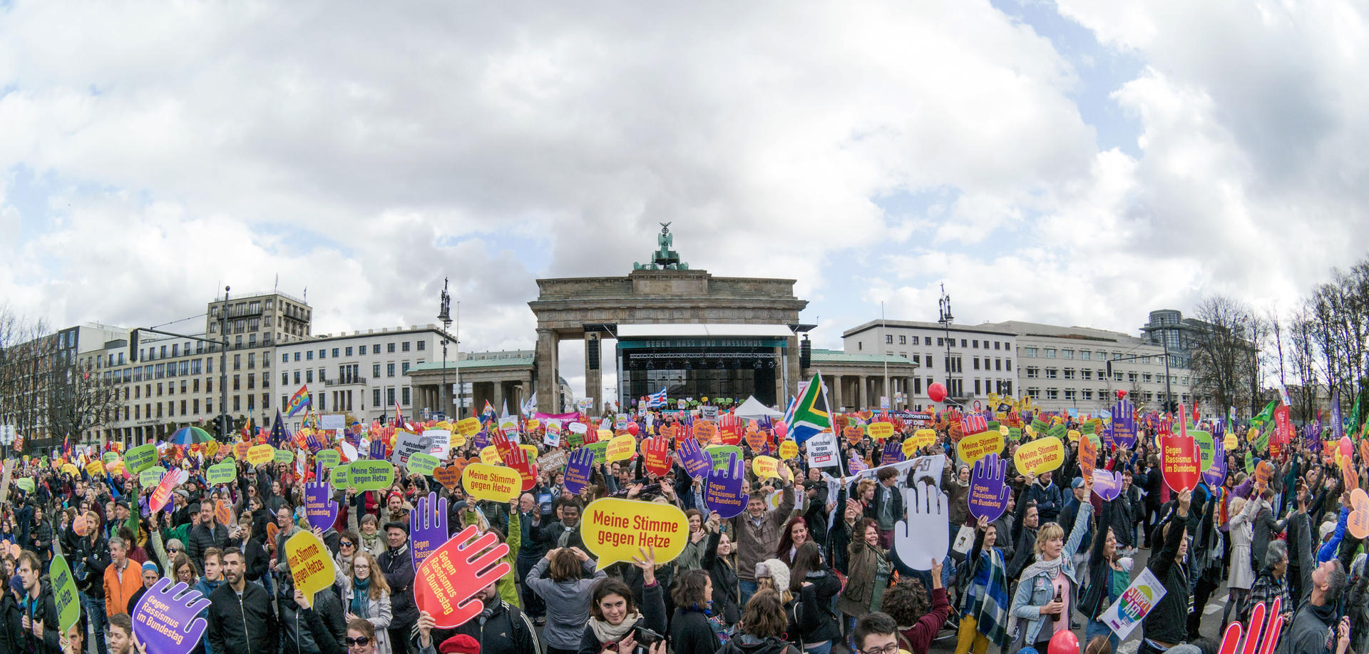 Demo Gegen Rechts Am Sonntag In Berlin: Bundesweit Proteste Gegen AfD ...