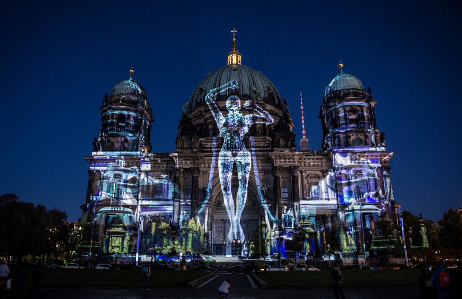 Auftakt am Freitagabend: Der Berliner Dom zu Beginn des Festivals of Light.
