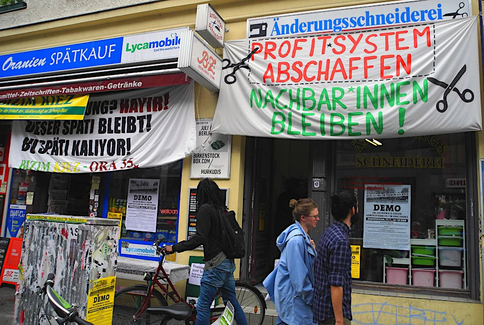 Gewerbetreibende in der Oranienstraße protestieren gegen Verdrängung.