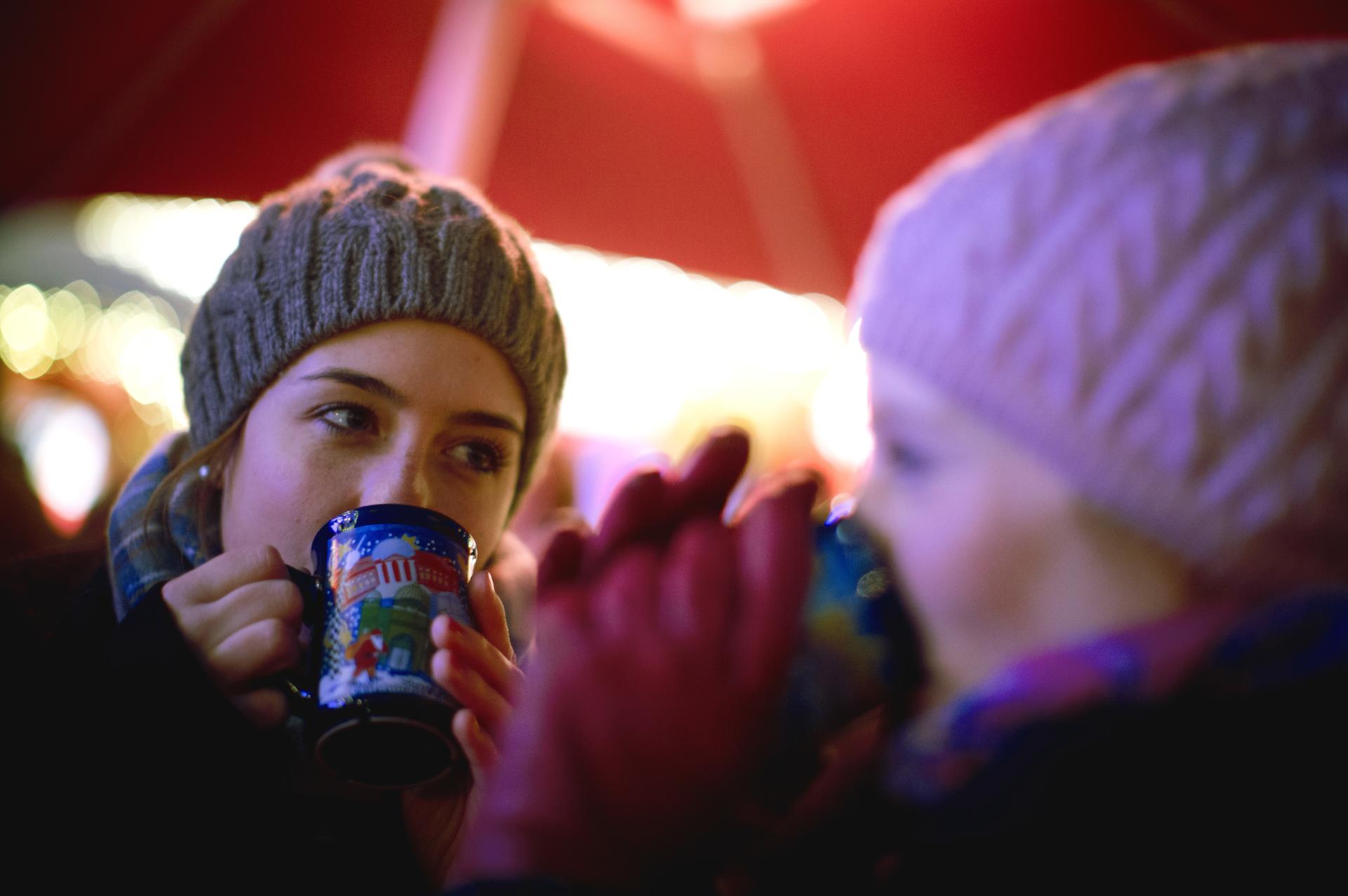 Macht Glühwein schneller betrunken als Rotwein?