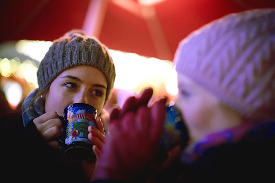 Für die meisten Menschen ein Muss auf dem Weihnachtsmarkt: Glühwein.
