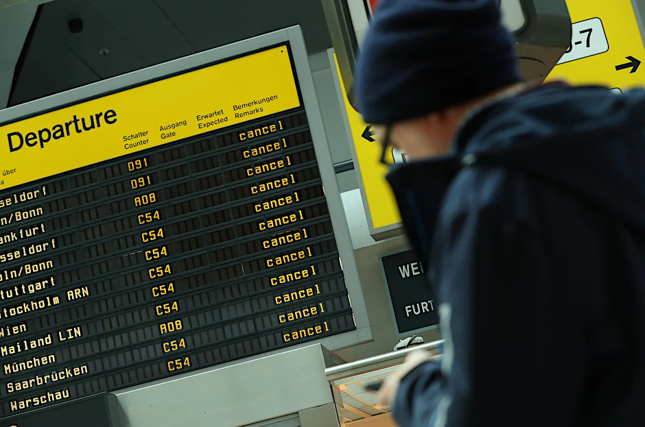 Auch am Dienstag fallen fast alle Flüge von und nach Berlin wegen des Streiks aus.